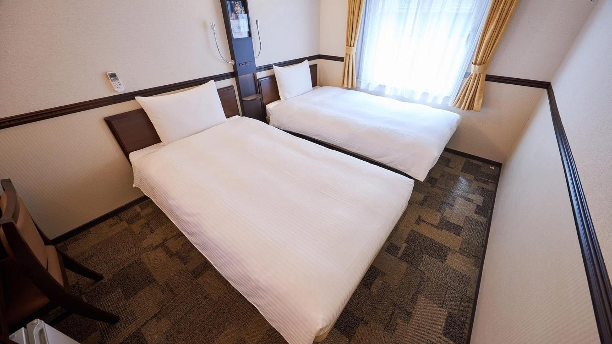 Toyoko Inn Tsu Eki Nishi Guchi Room photo
